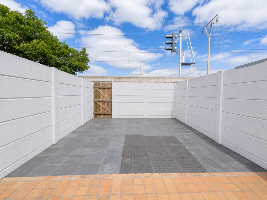 2 Bedroom Property for Sale in Heathfield Western Cape